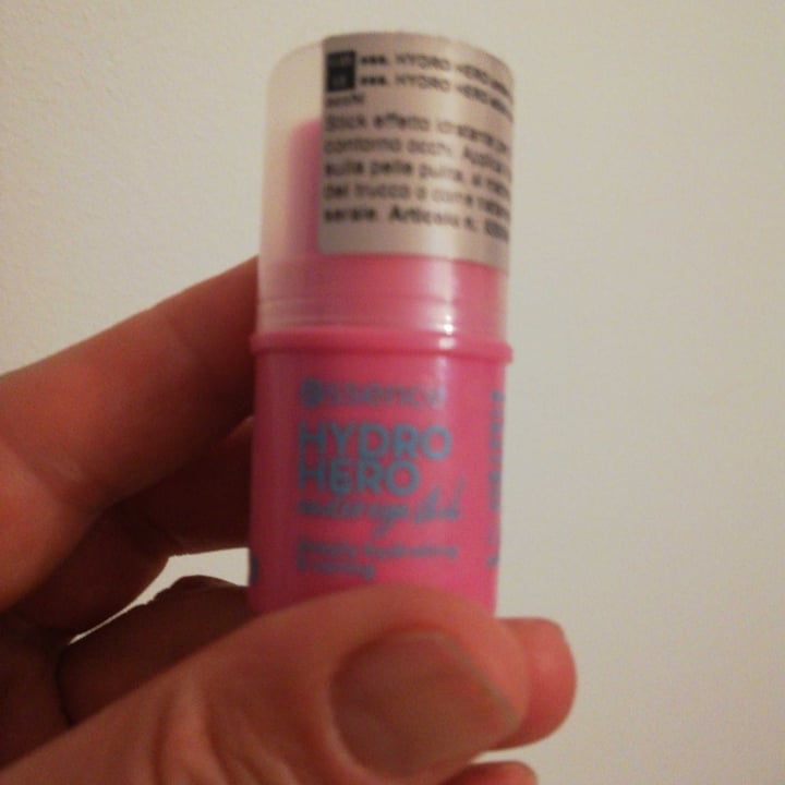 photo of Essence  hydro hero shared by @tonigi on  25 May 2022 - review