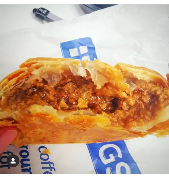 photo of Greggs Vegan Stake Bake shared by @theveganlondonfoodie on  02 Apr 2020 - review
