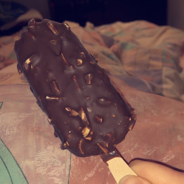 photo of Magnum Magnum Vegan Almond shared by @sylviavankampen on  03 Nov 2020 - review