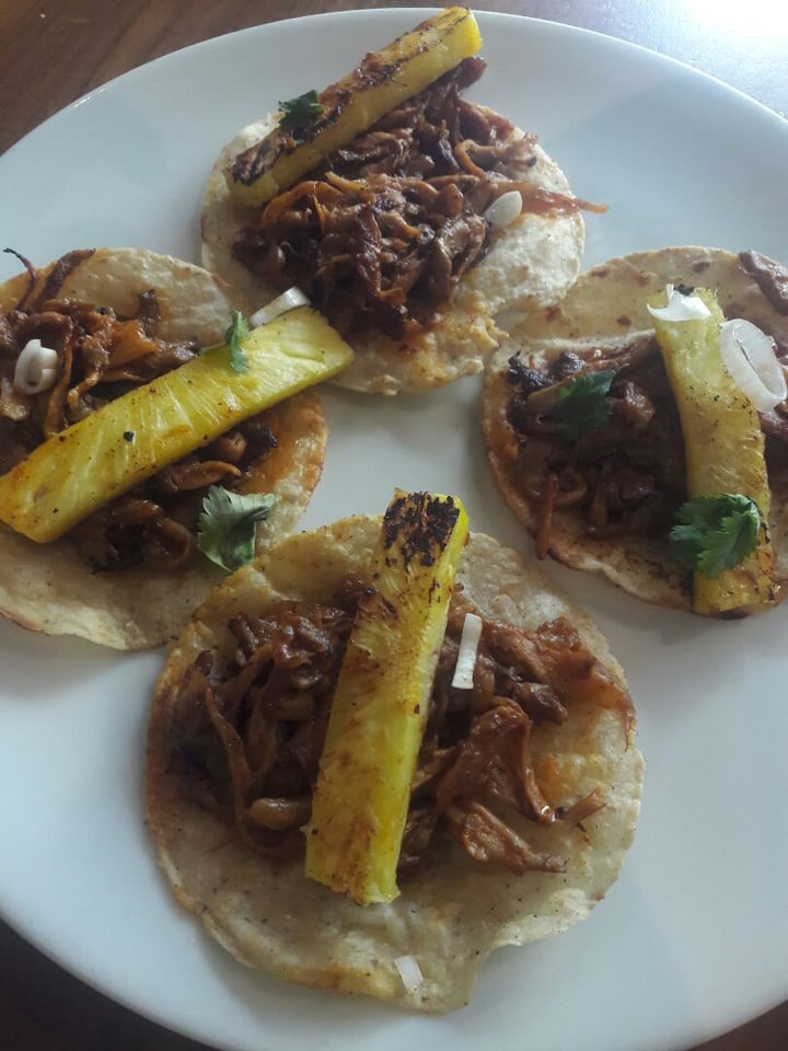 photo of Vegan inc. Plaza 404 Tacos al pastor shared by @alexkiddo on  21 Jan 2020 - review