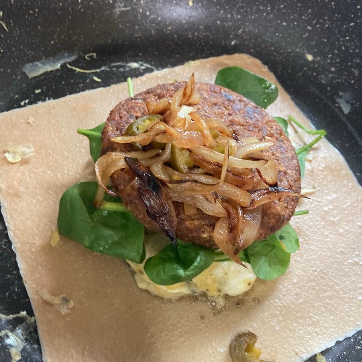 review photo of Hilary's Organic Southwest Adzuki Bean Veggie Burgers shared by @amrarafa on 01 May 2021 - review