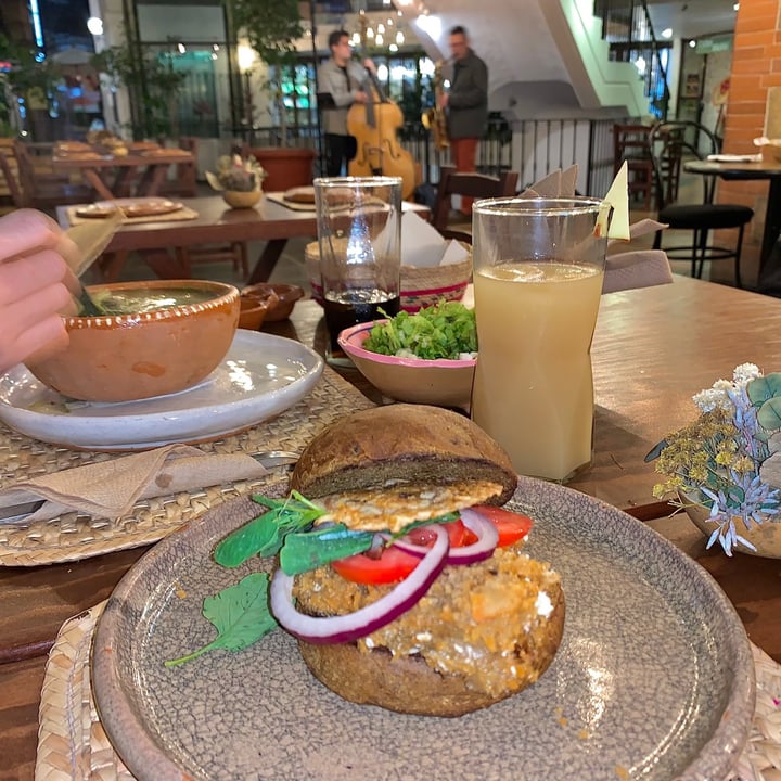 review photo of Na Tlali Cemita poblana shared by @benroy on 26 Jun 2021 - review