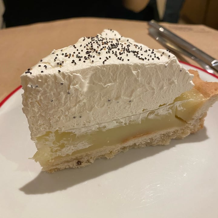 photo of Gordo Vegano Lemon pie shared by @inespressable on  27 Oct 2022 - review