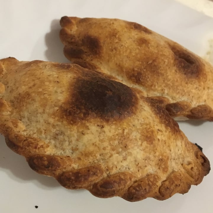 photo of Pizza y Quarto Empanadas De Carne Veganas shared by @cccc on  30 Sep 2021 - review