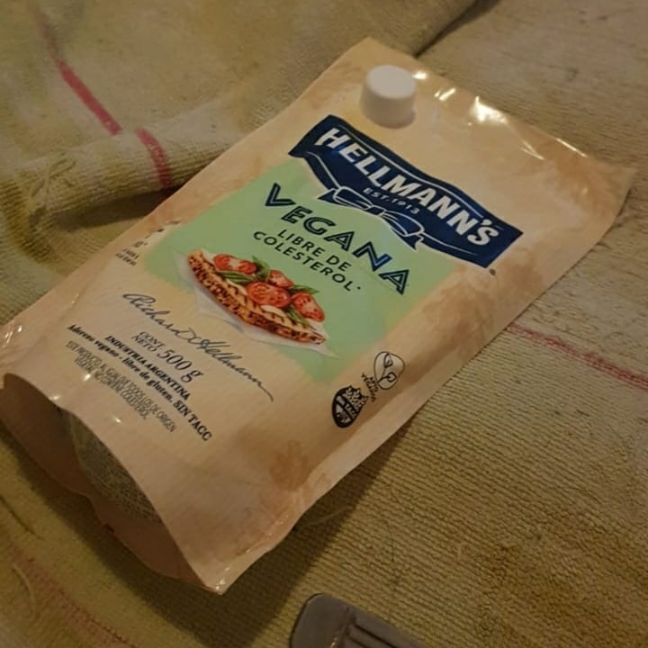 photo of Hellmann’s Hellman’s Vegan Mayonnaise shared by @bianmontenegro on  26 Aug 2020 - review