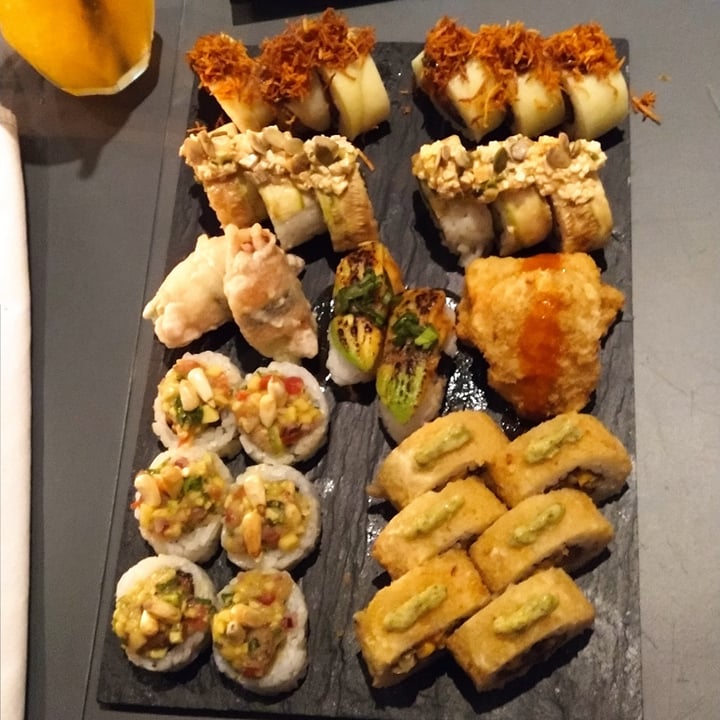 photo of SushiClub Rosario Combinado vegan leaves shared by @melisc on  04 Aug 2022 - review