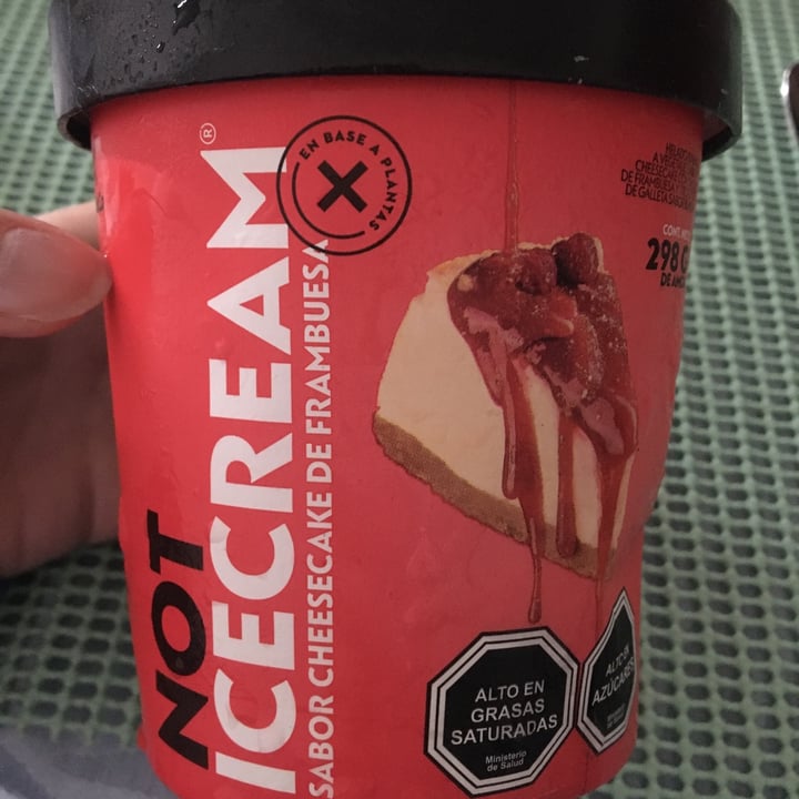 photo of NotCo  Not Icecream Cheesecake de Frambuesa shared by @fransolis on  13 Dec 2021 - review
