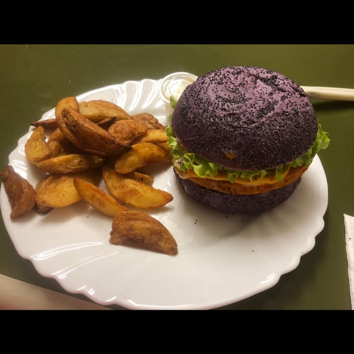 photo of Flower Burger cheesy cecio menu shared by @iamina on  13 Mar 2022 - review