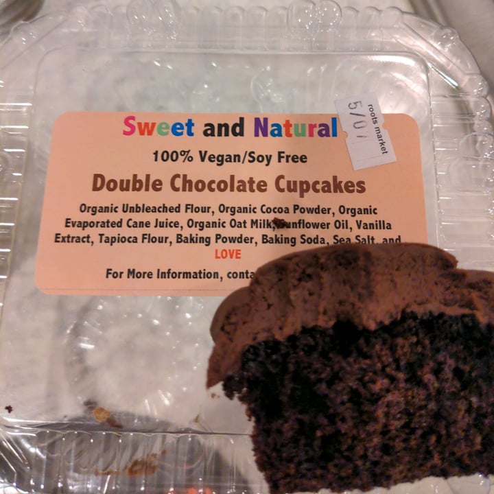 photo of sweet and natural double chocolate cupcakes shared by @plantbasednoob on  03 May 2021 - review