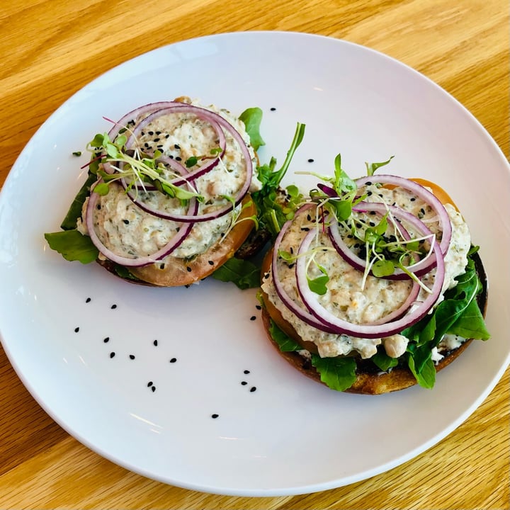 photo of Kaylee's Eatery Chickpea "Tuna" Bagel shared by @hanve on  30 Sep 2021 - review