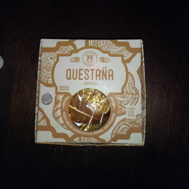 photo of Felices Las Vacas Questaña Queso Vegano Ahumado shared by @lauratxuelequ on  09 Aug 2020 - review