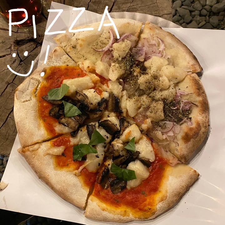 photo of Parador Slonjah Pizza vegan shared by @belurkrt on  16 Jan 2022 - review