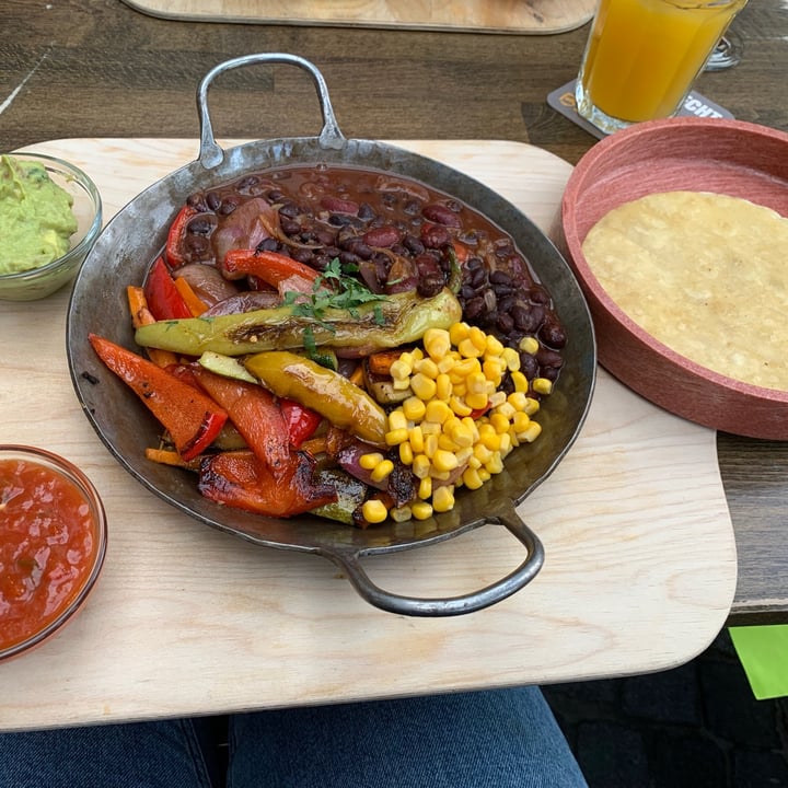 review photo of Frida y Diego Vegan Fajitas shared by @adriii on 18 Aug 2021 - review