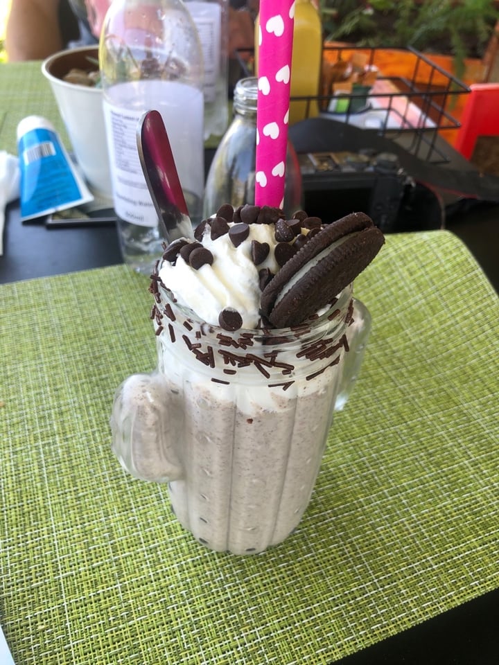 photo of Asher's Corner Cafe @ Ashers Farm Sanctuary Cookies 'n Cream Milkshake shared by @jordynmuirhead on  24 Nov 2019 - review