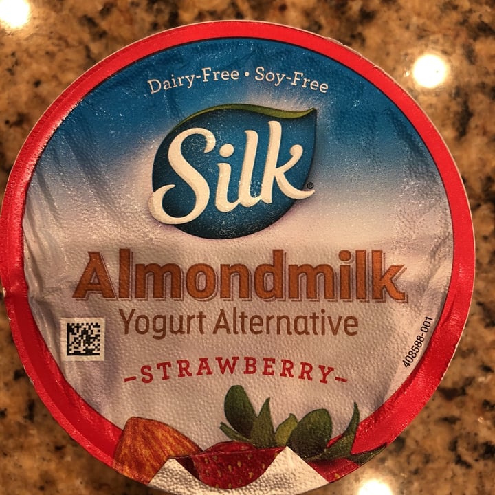photo of Silk Strawberry Soymilk Dairy-Free Yogurt Alternative shared by @veganrunnersocal on  03 Aug 2020 - review