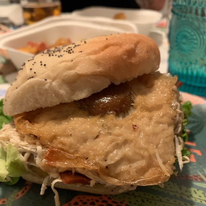 photo of Veggie Burger Hamburguesa Gallega shared by @titoleas on  18 Jul 2021 - review