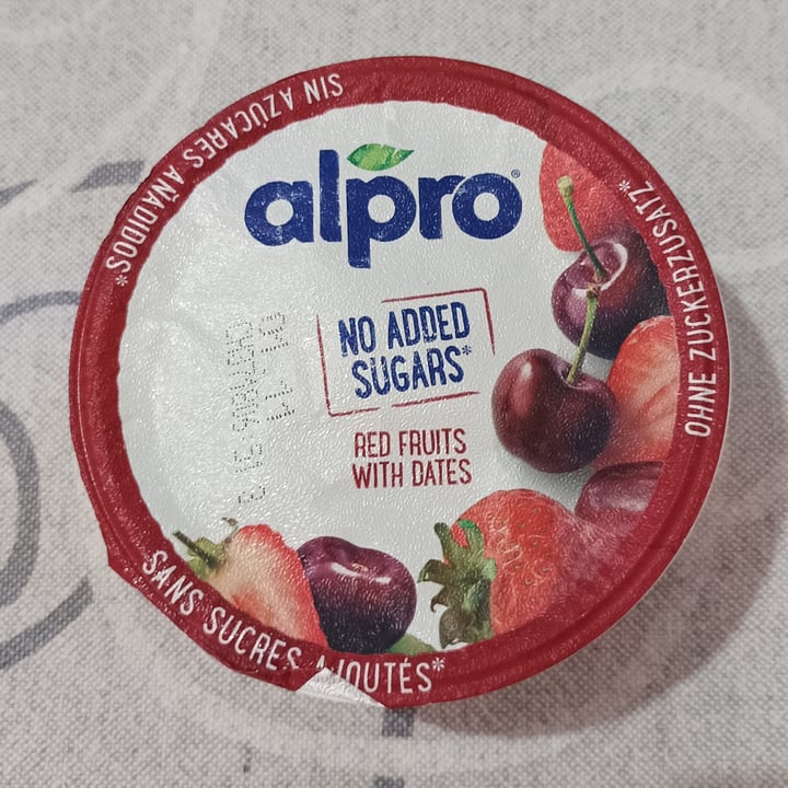 photo of Alpro yoghurt frutti rossi con datteri shared by @chetorda on  01 Nov 2022 - review