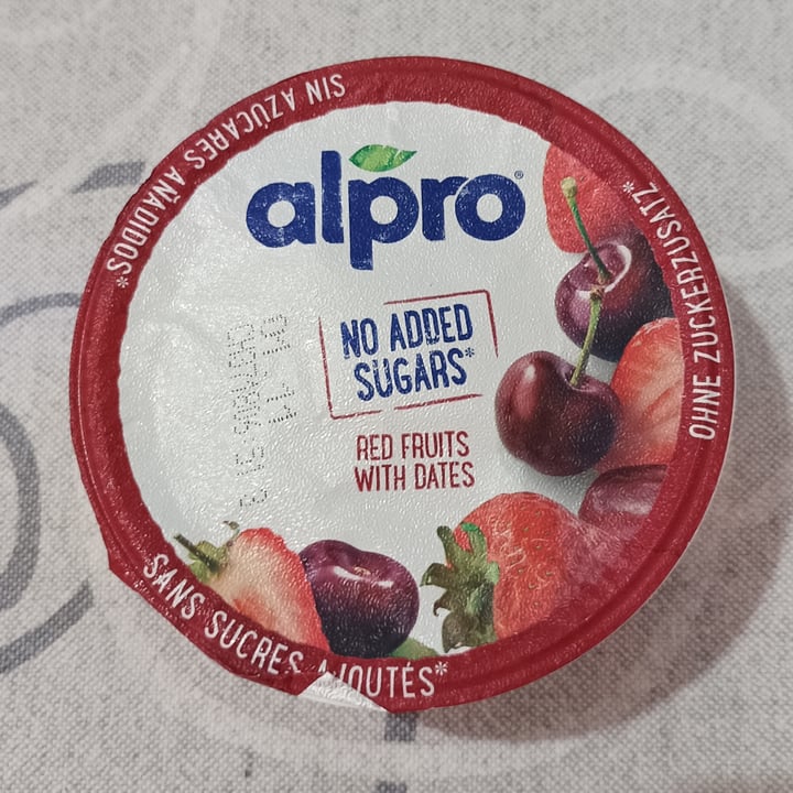 review photo of Alpro yoghurt frutti rossi con datteri shared by @chetorda on 01 Nov 2022 - review