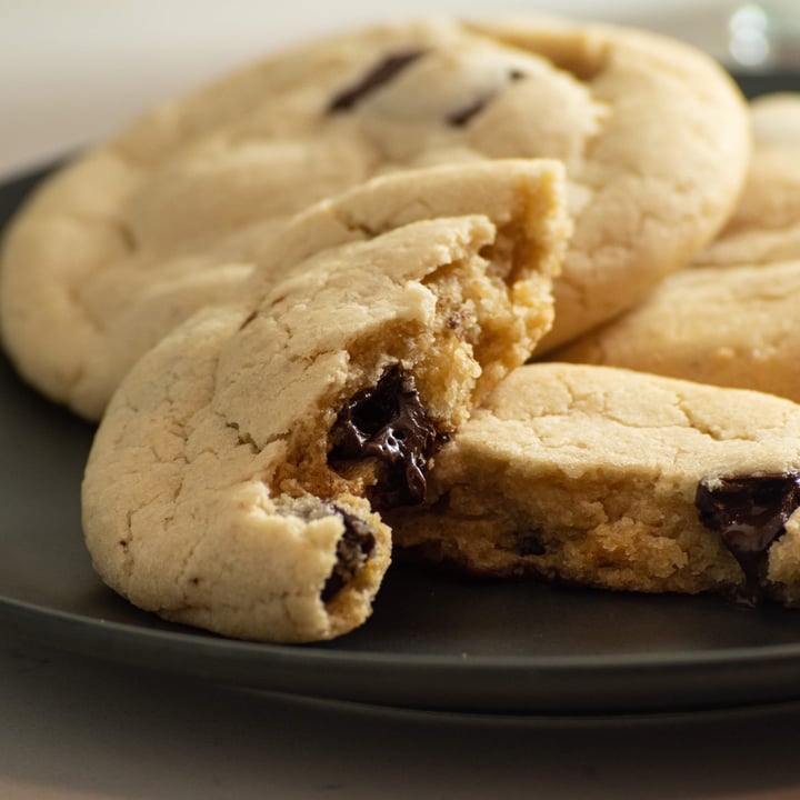 review photo of A Cookie Called Quest Chocolate Chip Cookie shared by @lilplantedvegan on 10 Dec 2020 - review