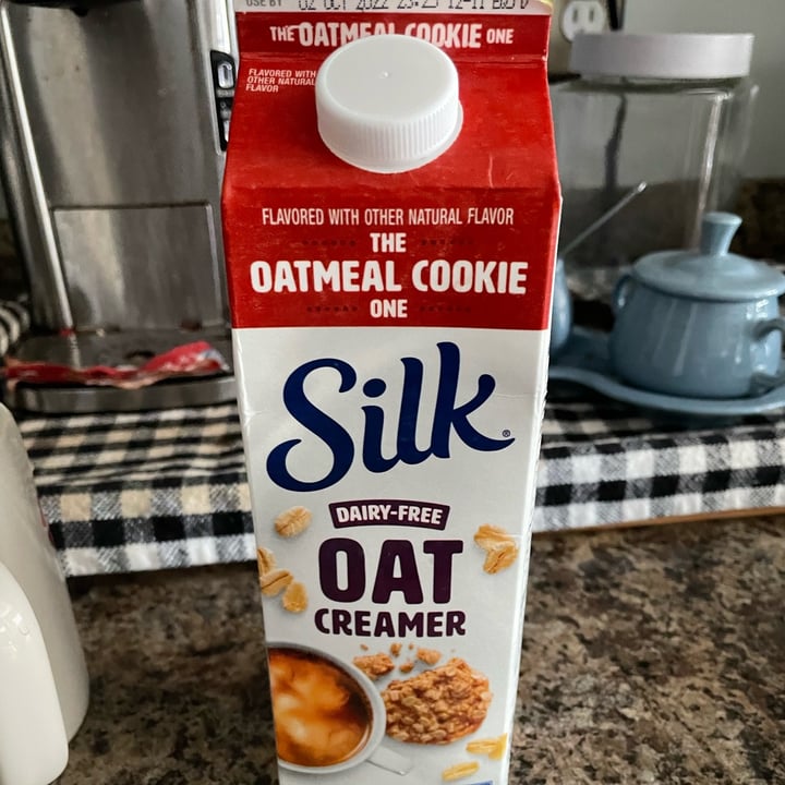 photo of silk oat creamer oatmilk shared by @embanks26 on  23 Aug 2022 - review