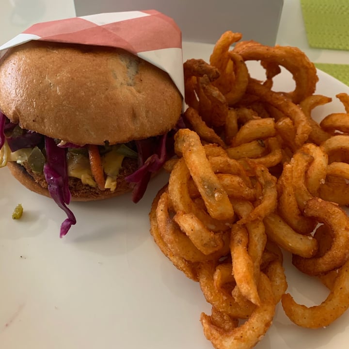 photo of Goy’s Burgers Hamburguesa De Poyo shared by @nancy on  31 Oct 2020 - review
