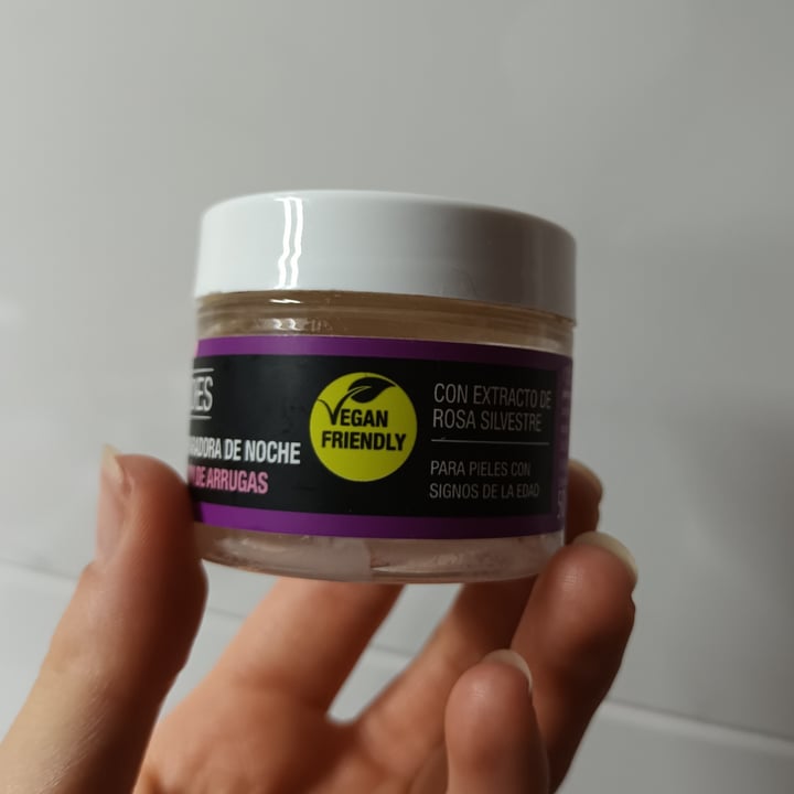 photo of Cien Skin Foodies Crema Facial Reparadora De Noche shared by @crissssss on  07 Sep 2022 - review