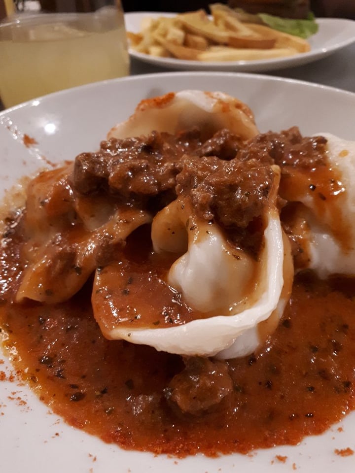 photo of Loving Hut Sorrentinos integrales organicos con salsa boloñesa shared by @lauraliber on  27 Jul 2019 - review