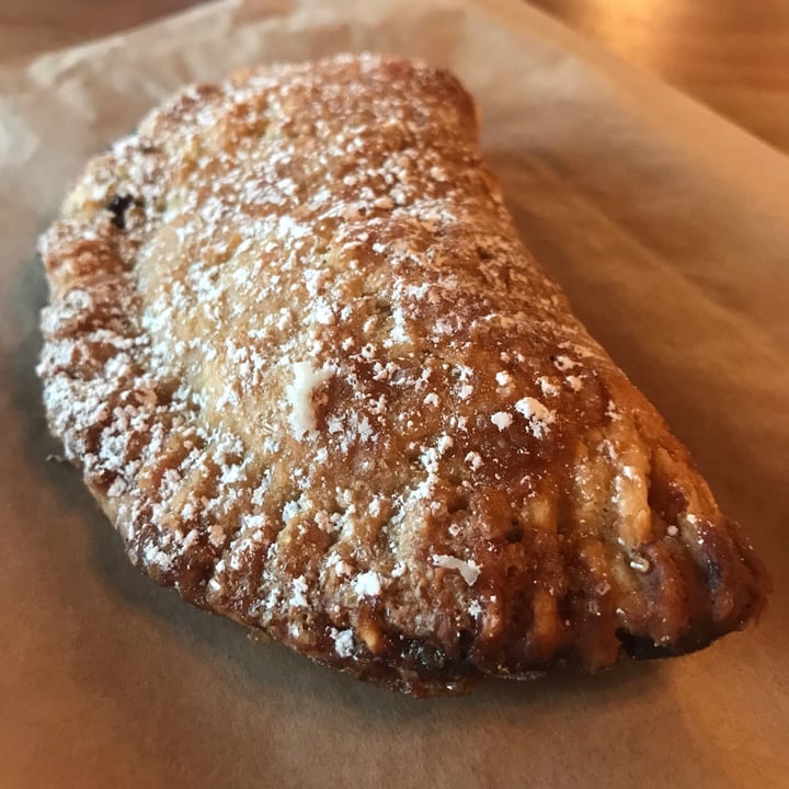 photo of Oracle Coffee Company Marionberry handpie shared by @metrobelarus on  20 Jul 2019 - review