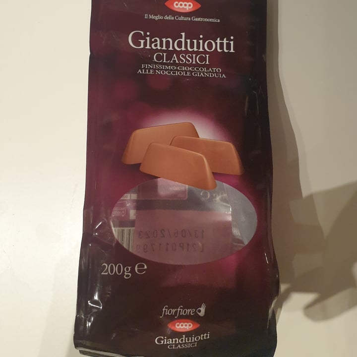 photo of Coop Gianduiotti Classici shared by @valentinadaferrara on  07 Apr 2022 - review