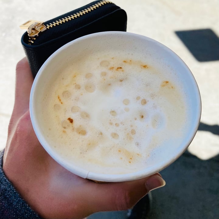 review photo of Grumpy's Delicatessen Chai Latte With Soy Milk shared by @veganrecipesandvibes on 10 Jun 2021 - review