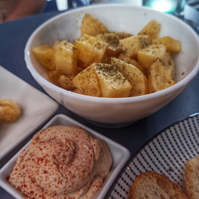Foto del piatto “Patatas bravas”