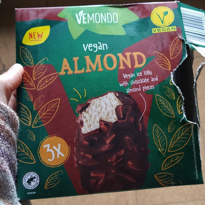 review photo of Vemondo Helado almendrado shared by @magara on 30 Jul 2021 - review