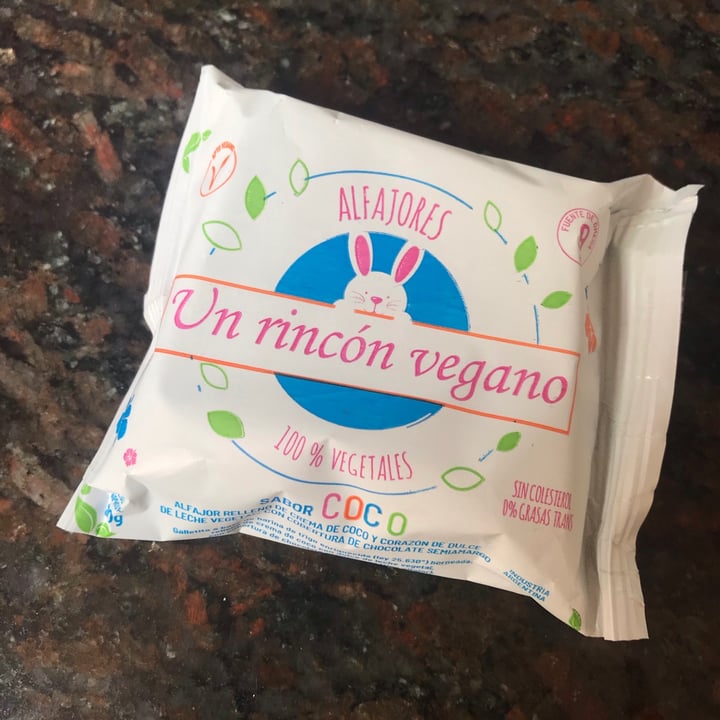 photo of Un Rincón Vegano Alfajor de Coco shared by @malenadecorte on  12 Oct 2020 - review