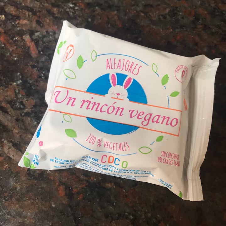 review photo of Un Rincón Vegano Alfajor de Coco shared by @malenadecorte on 12 Oct 2020 - review