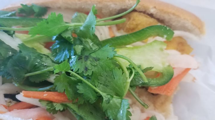 photo of Cấm Hương Sandwiches Curry Tofu Bahn Mi shared by @iskpopvegan on  05 Feb 2020 - review