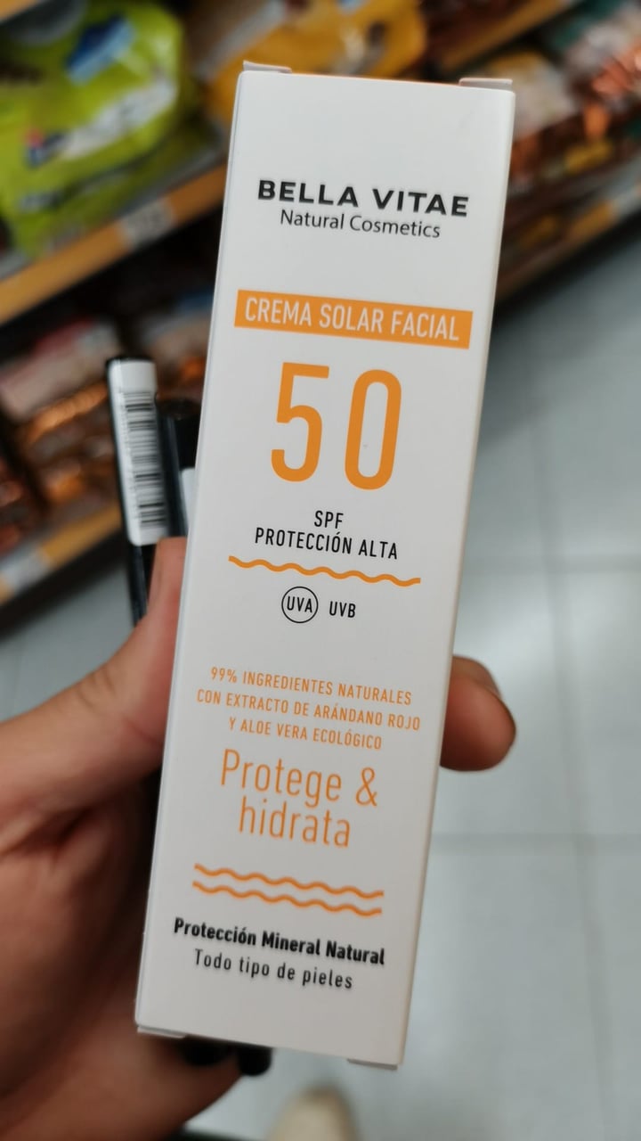 review photo of Bella Vitae natural cosmetics Crema solar facial shared by @juniperusvegan on 24 Feb 2022 - review