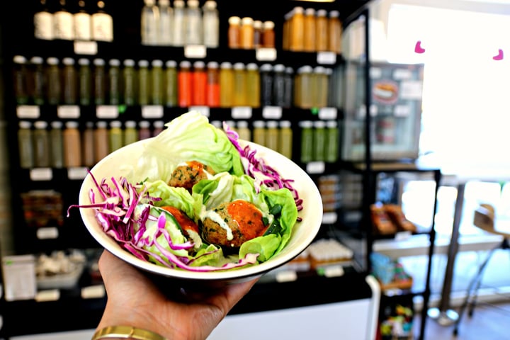 photo of Beaming Organic Superfood Cafe: Del Mar Green Pea Falafel shared by @ecogoddess on  30 Mar 2018 - review