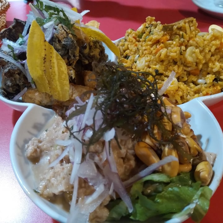 photo of Loving Hut - Golden Food Trío Marino shared by @veganaenlima on  04 Aug 2021 - review
