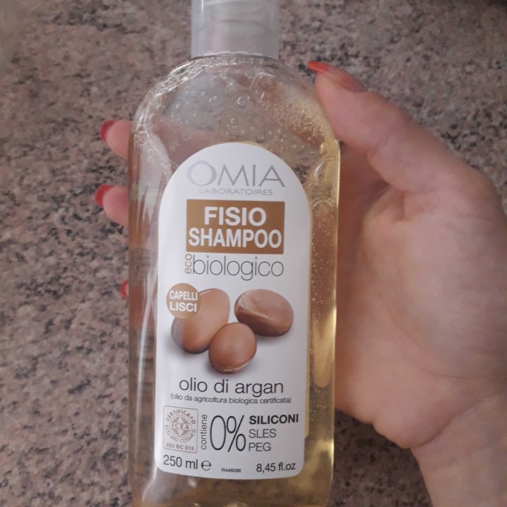 photo of Omia Laboratoires Fisio Shampoo con Olio di Argan shared by @aleinlove on  03 Aug 2021 - review