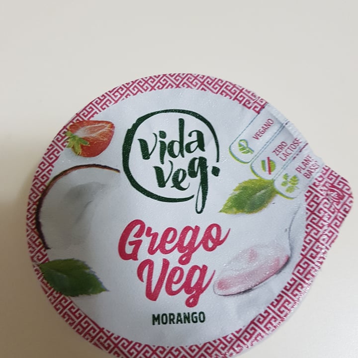 photo of Vida Veg iogurte grego de morango shared by @rosimar2369 on  06 Jun 2022 - review