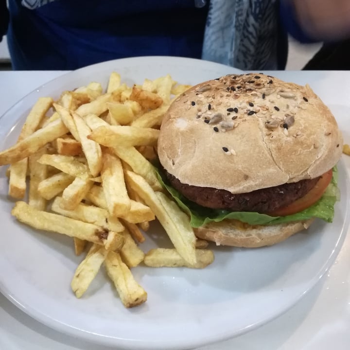photo of Loving Hut Microcentro Mexican Burger shared by @erimars on  16 Jun 2022 - review