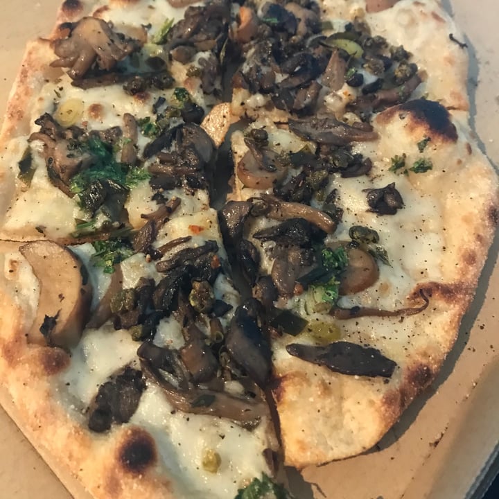 photo of Above Ground Mushroom Pizza shared by @citybythbayvegan on  25 Apr 2020 - review