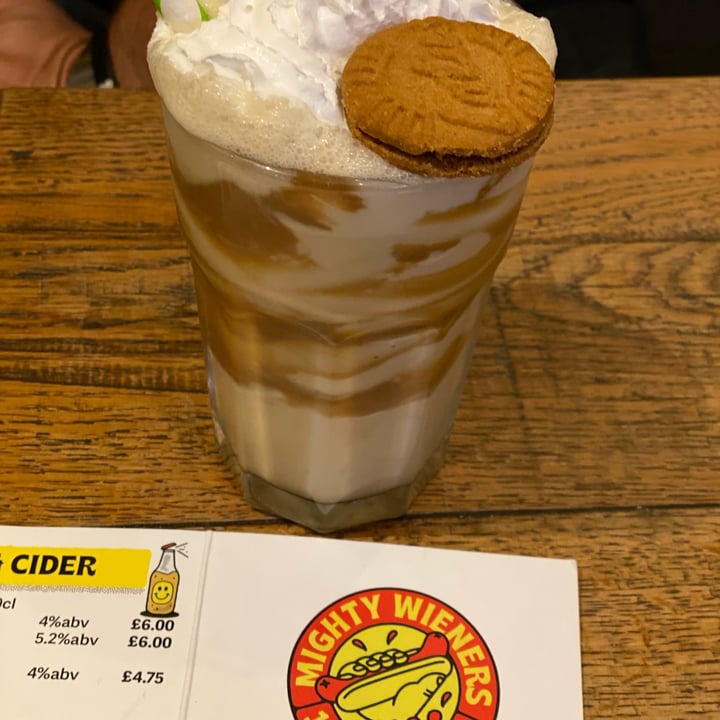 review photo of Mighty Wieners lotus Biscuit Shake shared by @claireonveg on 29 Oct 2022 - review