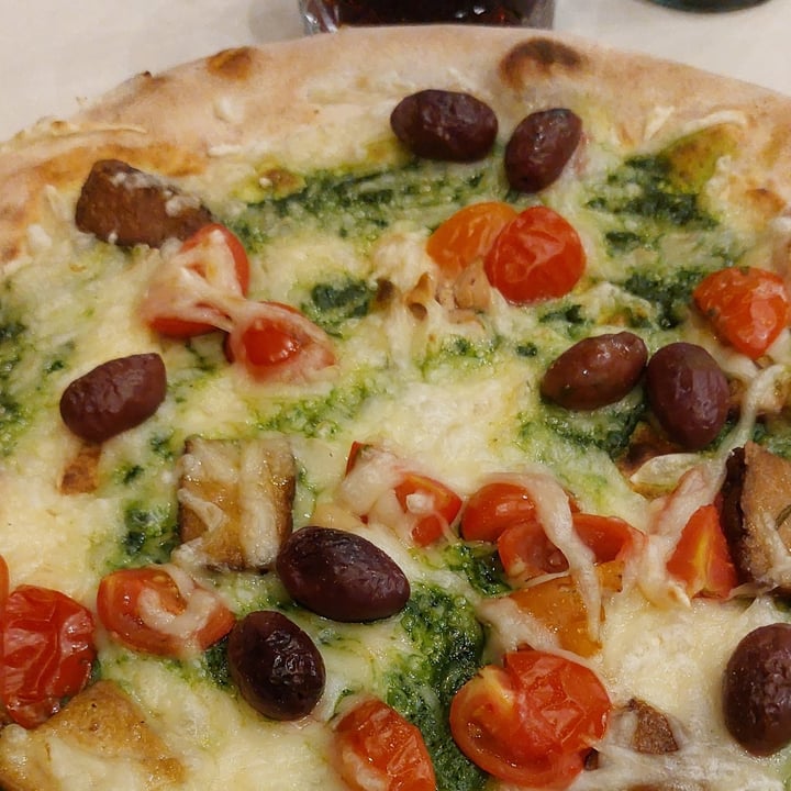 photo of Al Bivio degli Artisti pizza nove vegan shared by @annoukkk on  26 Aug 2022 - review