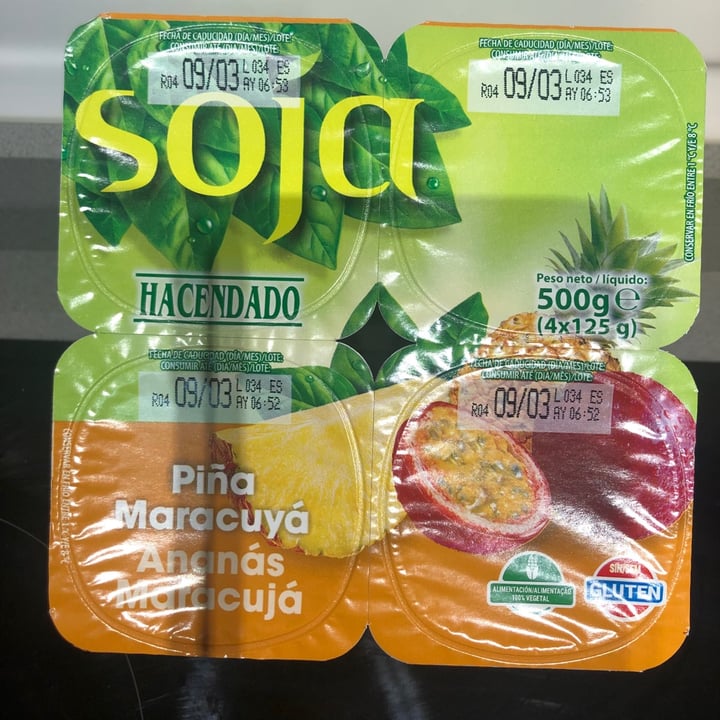 photo of Hacendado Yogurt de Soja Piña Maracuyá shared by @loula on  16 Feb 2021 - review