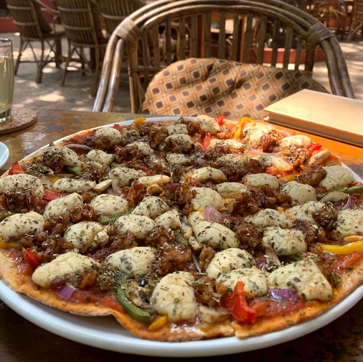 photo of Bean Me Up Restaurant BBQ tempeh Pizza shared by @mitsubishi13 on  13 Jun 2020 - review