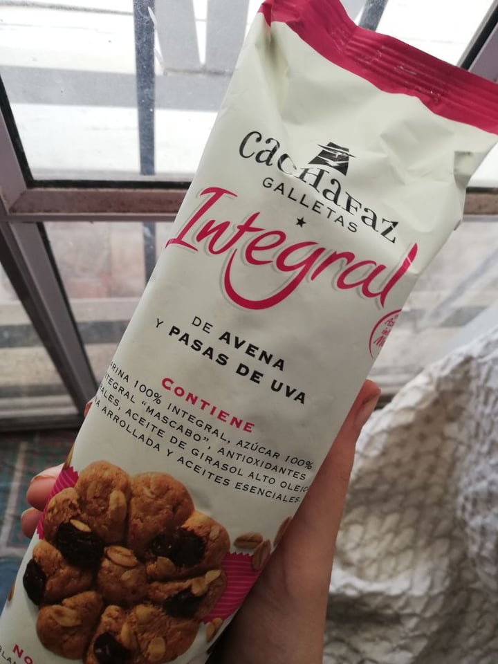 photo of Cachafaz Galletas Integrales de Avena y Pasas de Uva shared by @carlaromano on  04 Feb 2020 - review