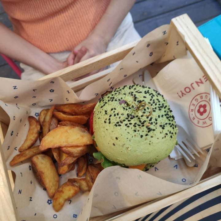 photo of Flower Burger Jungle Burger shared by @michellev24 on  16 Oct 2021 - review