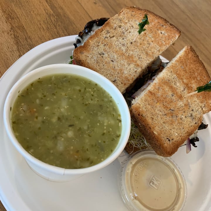 photo of Nature's Grill & Juice Bar Mushroom sandwich shared by @lasheslashes on  05 Sep 2021 - review