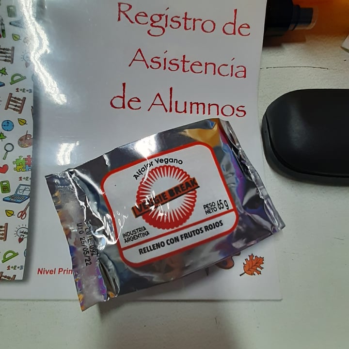 review photo of Veggie Break Alfajor Vegano Relleno con Arándanos shared by @isamonaco on 16 May 2022 - review